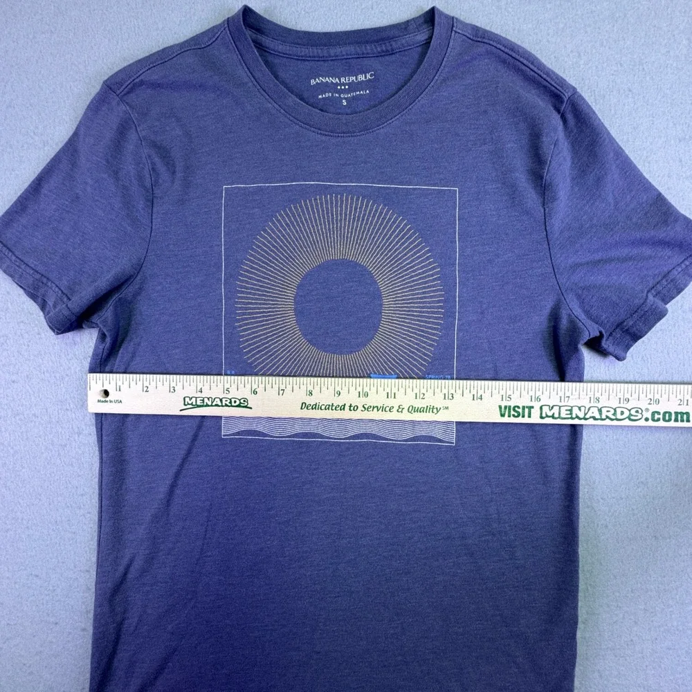 Banana Republic Shirt Men's Small Navy‎ Blue Graphic T-Shirt Spring 78 Sun Boat